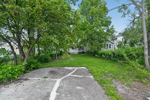 1389 Genessee Ave, Columbus, OH 43211 - Photo 7