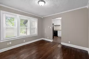 1389 Genessee Ave, Columbus, OH 43211 - Photo 13