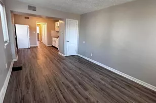 1056 Loretta Ave, Columbus, OH 43211 - Photo 3