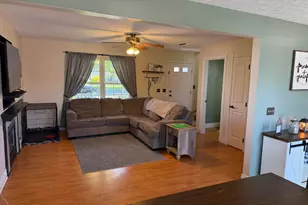 2230 Forest Ridge Dr, Hebron, OH 43025 - Photo 3