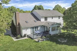 2393 Cove Point Ct, Powell, OH 43065 - Photo 5