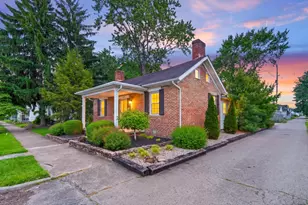 327 E Mound St, Circleville, OH 43113 - Photo 1