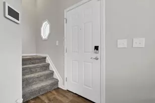 2299 Doneen Dr, Columbus, OH 43219 - Photo 5