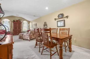 285 Villa Oaks Ln, Columbus, OH 43230 - Photo 11