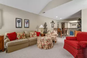 285 Villa Oaks Ln, Columbus, OH 43230 - Photo 9