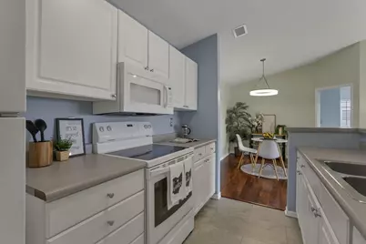 6789 Meadow Creek Drive #206, Columbus, OH 43235 - Photo 9