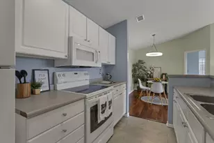 6789 Meadow Creek Dr, Columbus, OH 43235 - Photo 9