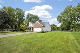 13681 Sudbury Dr NW, Pickerington, OH 43147 - Photo 5