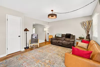 3114 Wessex Court, Columbus, OH 43232 - Photo 5