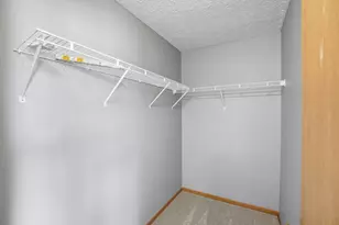 3594 Revolutionary Dr, Columbus, OH 43207 - Photo 29