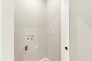 2406 Findley Ave, Columbus, OH 43202 - Photo 17