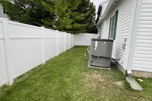 4689 Parrau Dr, Columbus, OH 43228 - Photo 19