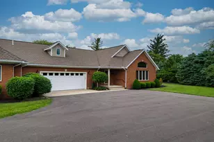 1060 Damon Dr, Washington Court House, OH 43160 - Photo 1
