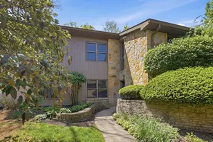 3155 Griggsview Ct, Columbus, OH 43221 - Photo 3