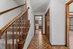 7591 Deer Creek Dr, Worthington, OH 43085 - Photo 5