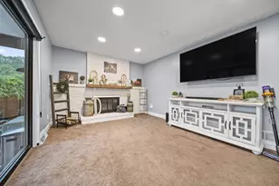 1738 Hickory Hill Dr, Columbus, OH 43228 - Photo 23