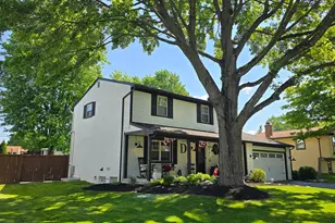 1738 Hickory Hill Dr, Columbus, OH 43228 - Photo 3
