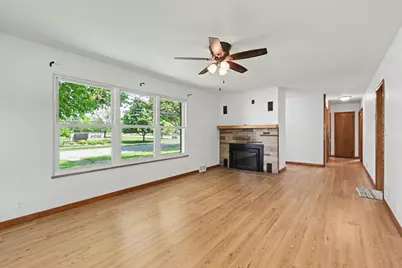 885 W Perry Street, Bucyrus, OH 44820 - Photo 3