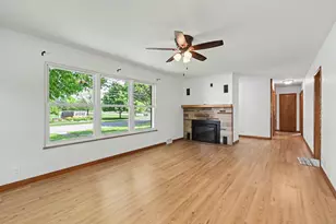 885 W Perry St, Bucyrus, OH 44820 - Photo 3