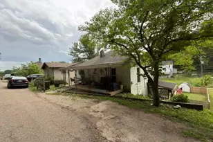 685 N Walnut St, Logan, OH 43138 - Photo 3