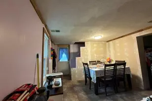 685 N Walnut St, Logan, OH 43138 - Photo 11