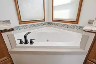 605 Kingfisher Dr, Westerville, OH 43082 - Photo 37