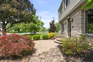 2762 Tremont Rd, Columbus, OH 43221 - Photo 7