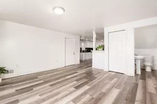 100 S Oakley Ave, Columbus, OH 43204 - Photo 5
