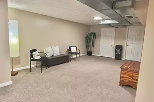 6397 Ambleside Dr, Columbus, OH 43229 - Photo 9