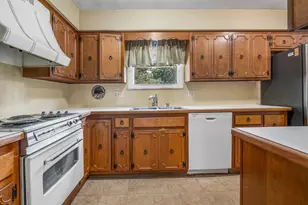 1293 W Old Henderson Rd, Columbus, OH 43220 - Photo 5