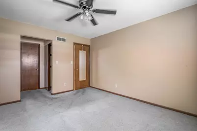 1293 W Old Henderson Road, Columbus, OH 43220 - Photo 19