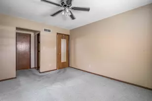 1293 W Old Henderson Rd, Columbus, OH 43220 - Photo 19