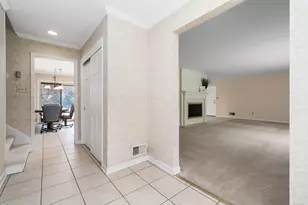2869 N Star Rd, Columbus, OH 43221 - Photo 17