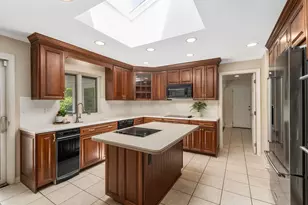 2869 N Star Rd, Columbus, OH 43221 - Photo 5