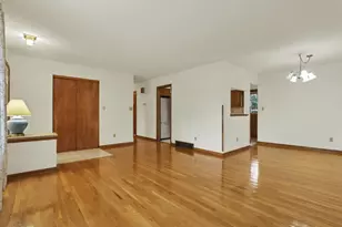 6174 Chinaberry Dr, Columbus, OH 43213 - Photo 7