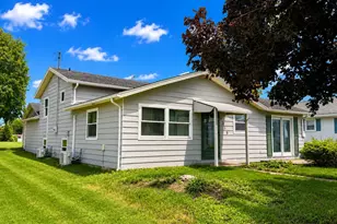 1315 S Walnut St, Bucyrus, OH 44820 - Photo 3