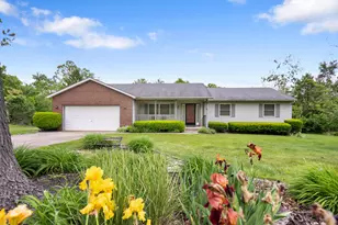 20 Winter Green Loop SW, Pataskala, OH 43062 - Photo 1