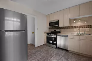 239 N Kellner Rd, Columbus, OH 43209 - Photo 5