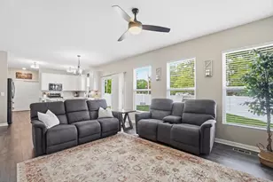 2942 Green Line Wy, Columbus, OH 43231 - Photo 13