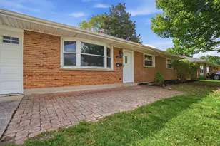 4330 Ashgrove Dr, Grove City, OH 43123 - Photo 3
