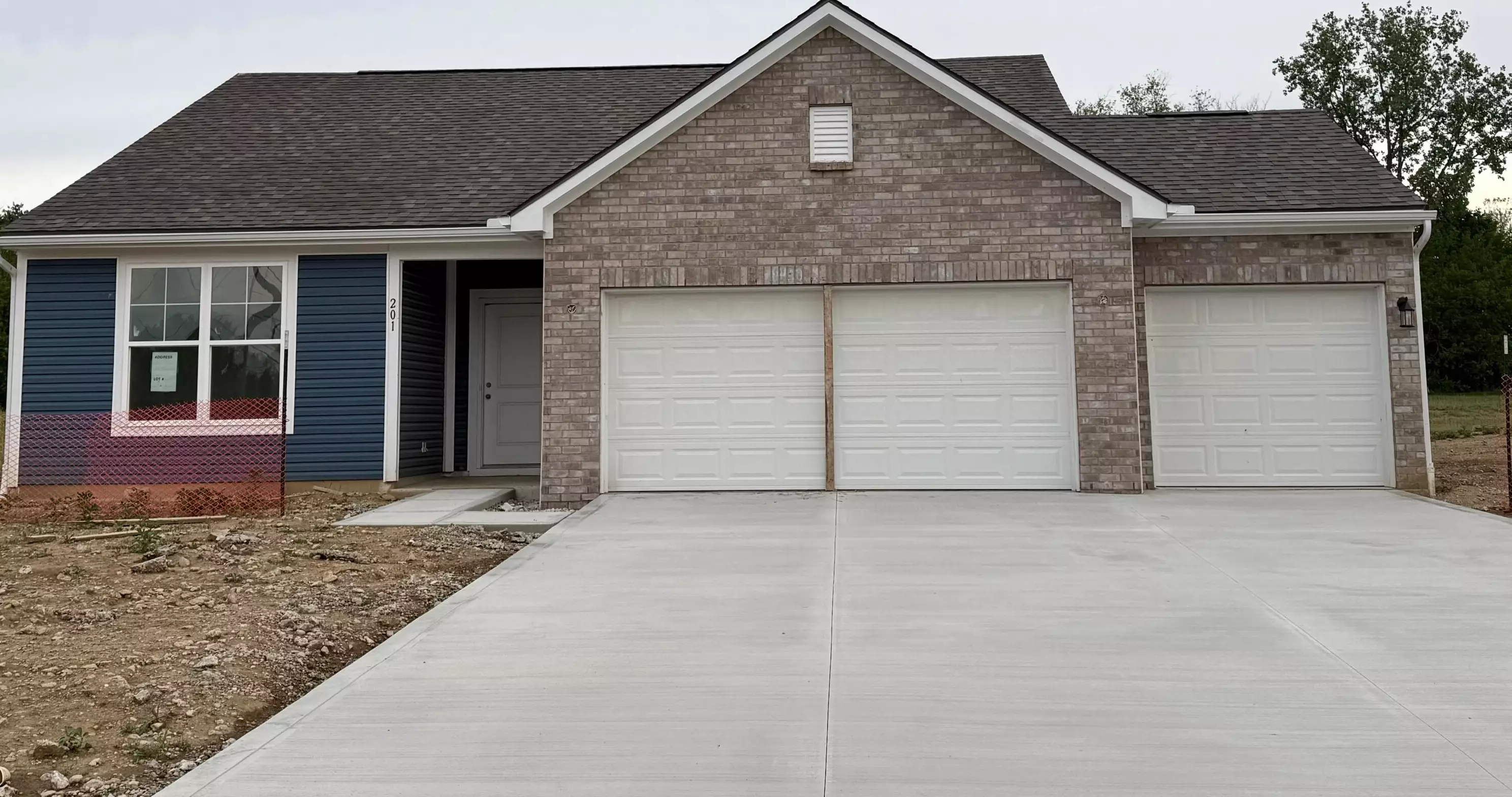 201 Maddoxx Dr, London, OH 43140 - MLS 226018348 - Coldwell Banker