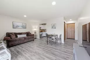 5885 Beechcroft Rd, Columbus, OH 43229 - Photo 3