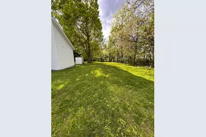 221 N Hayes Street, Bellefontaine, OH 43311 - Photo 17