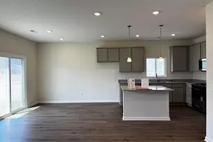 329 Honeysuckle St, South Bloomfield, OH 43103 - Photo 5