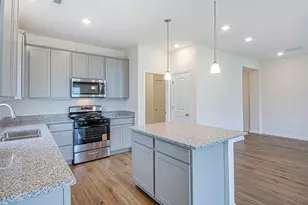 329 Honeysuckle St, South Bloomfield, OH 43103 - Photo 5