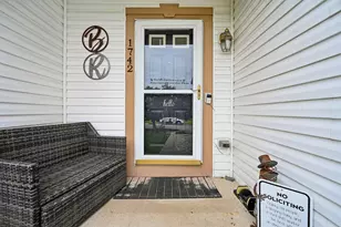 1742 Damos Way, Marysville, OH 43040 - Photo 5