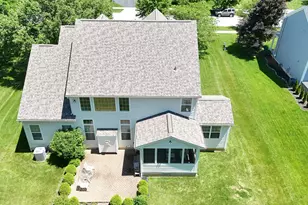8582 Maple Leaf Ct, Powell, OH 43065 - Photo 3