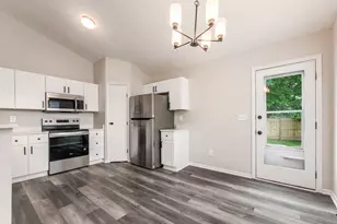 1606 Autumn Village Dr, Columbus, OH 43223 - Photo 7