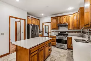 3172 Fisher Pl, Columbus, OH 43221 - Photo 11