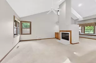 7060 Cloverdale Ln, Columbus, OH 43235 - Photo 3